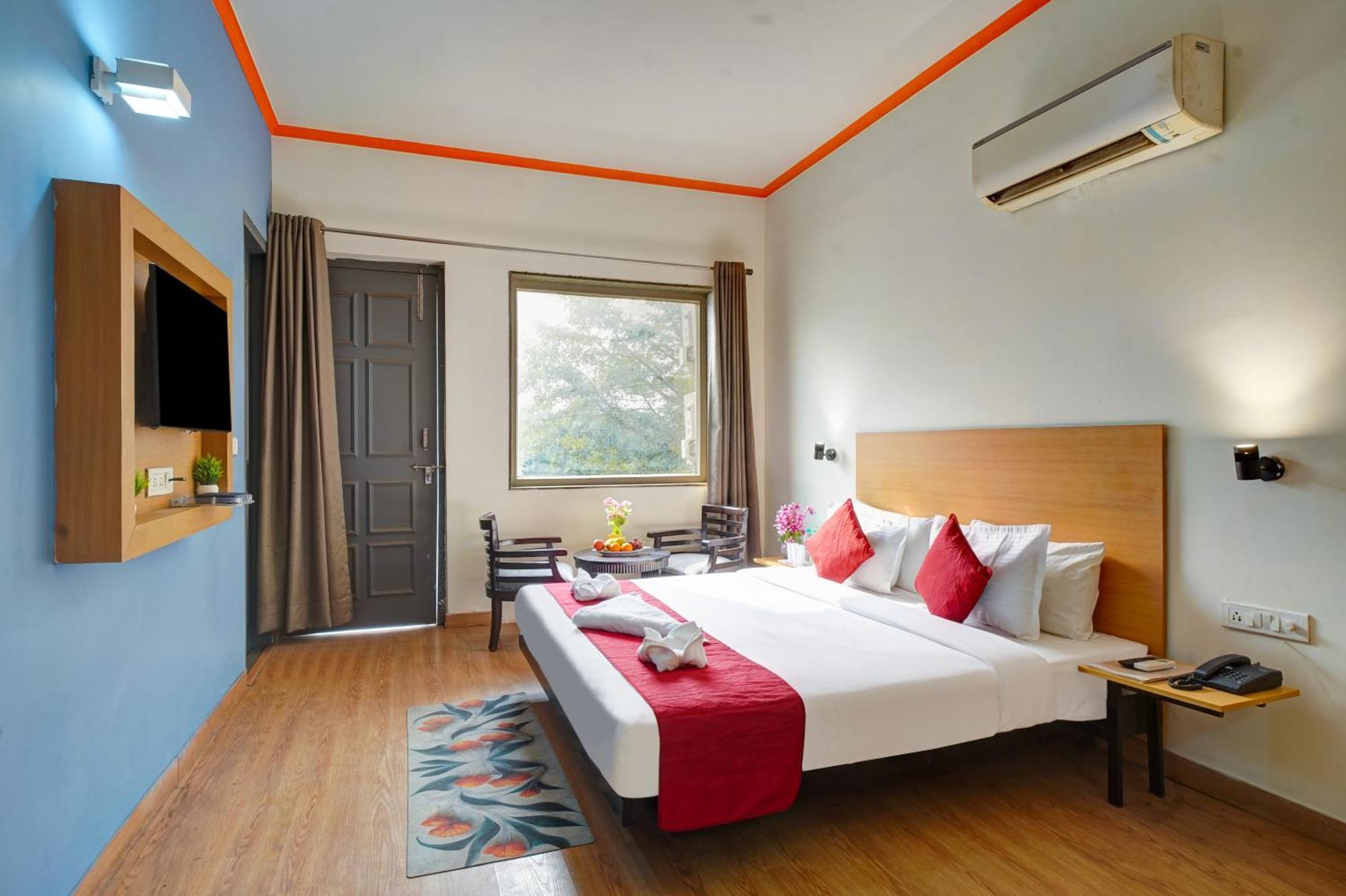 Hotel Noida Express Екстер'єр фото