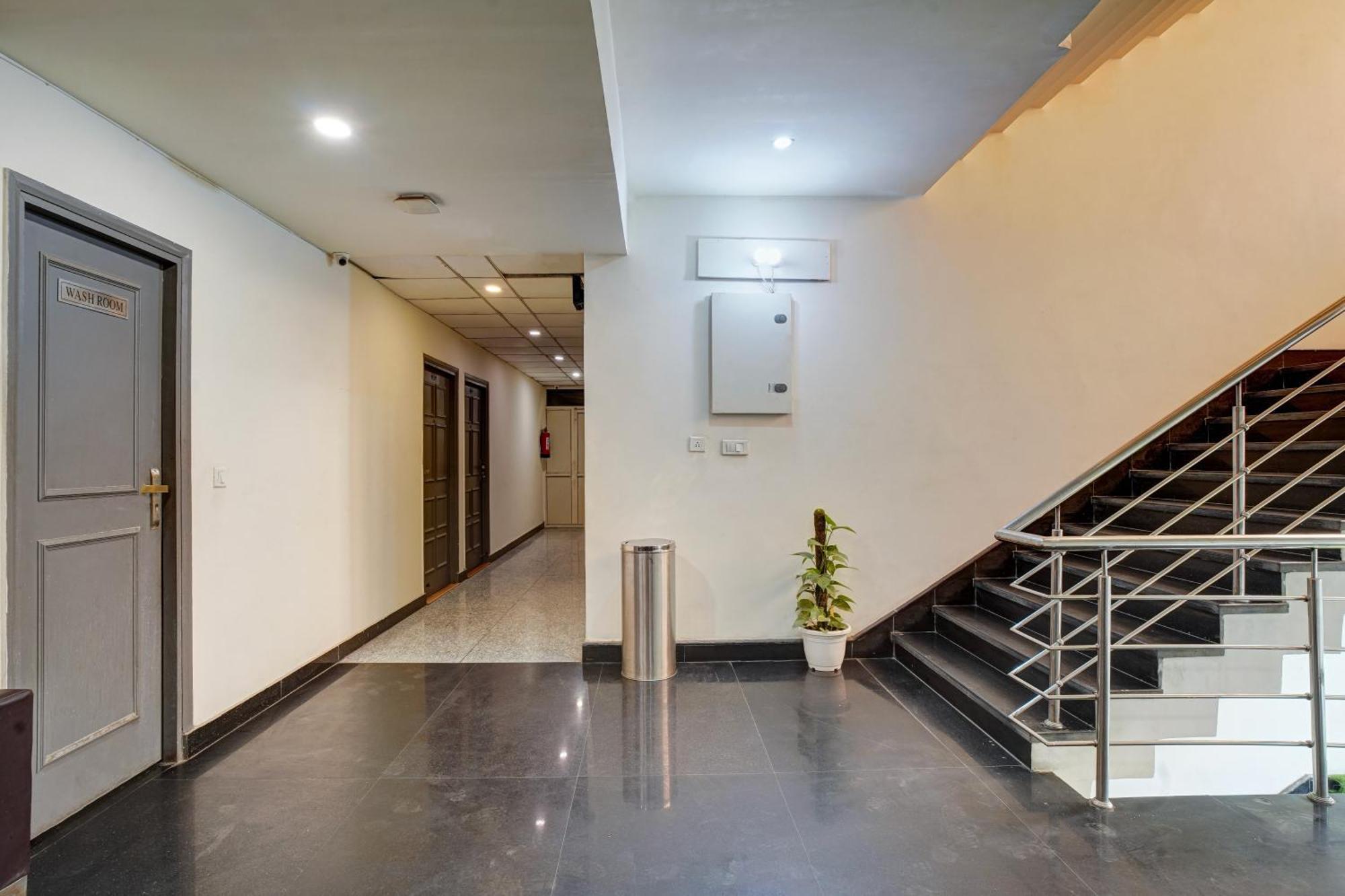 Hotel Noida Express Екстер'єр фото