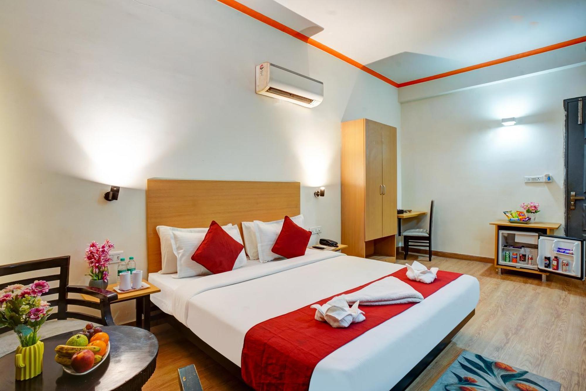 Hotel Noida Express Екстер'єр фото