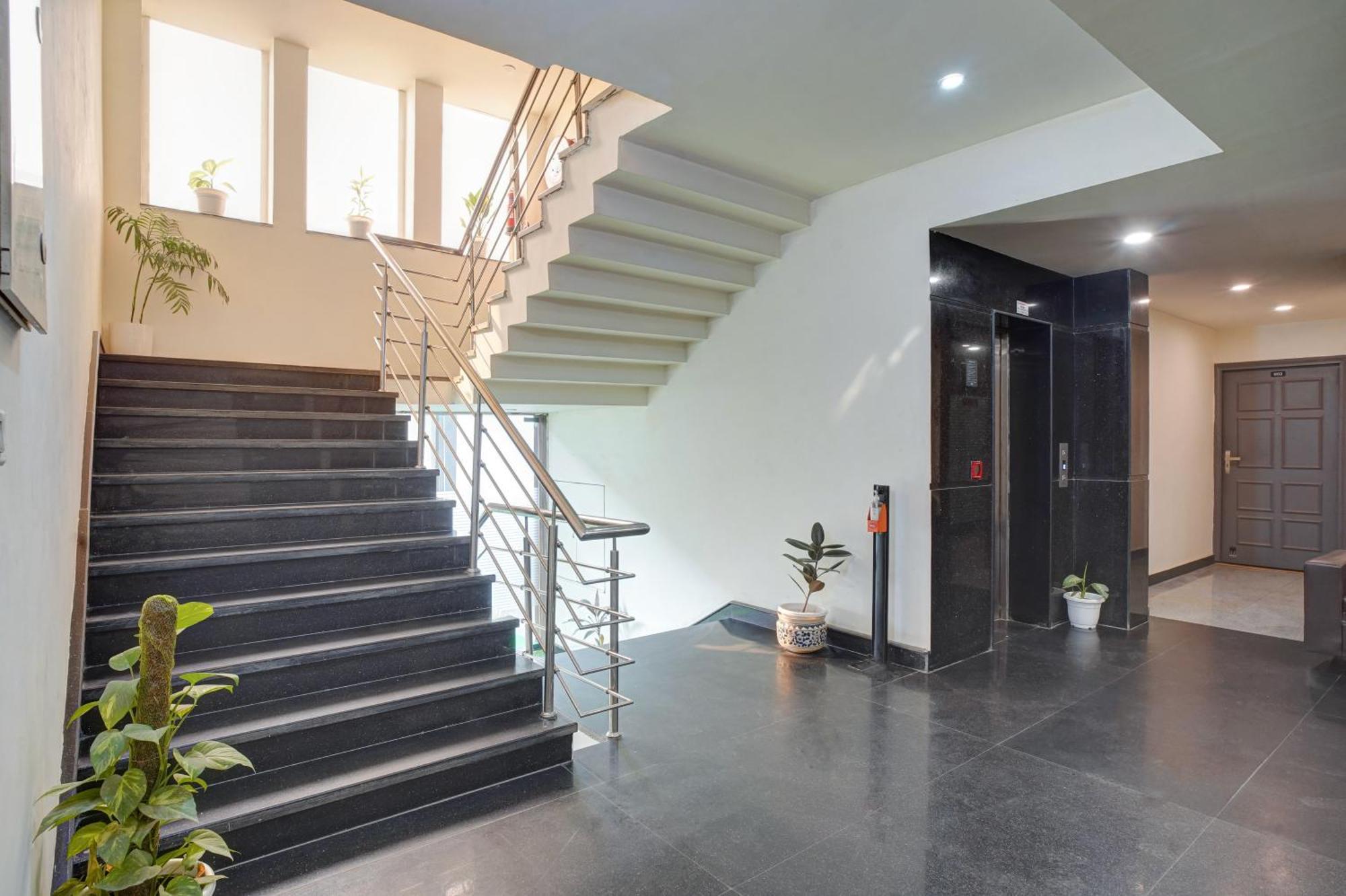 Hotel Noida Express Екстер'єр фото