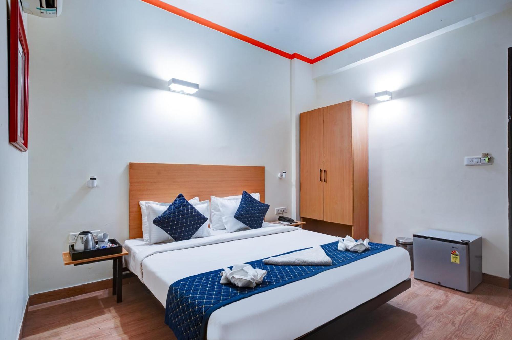 Hotel Noida Express Екстер'єр фото