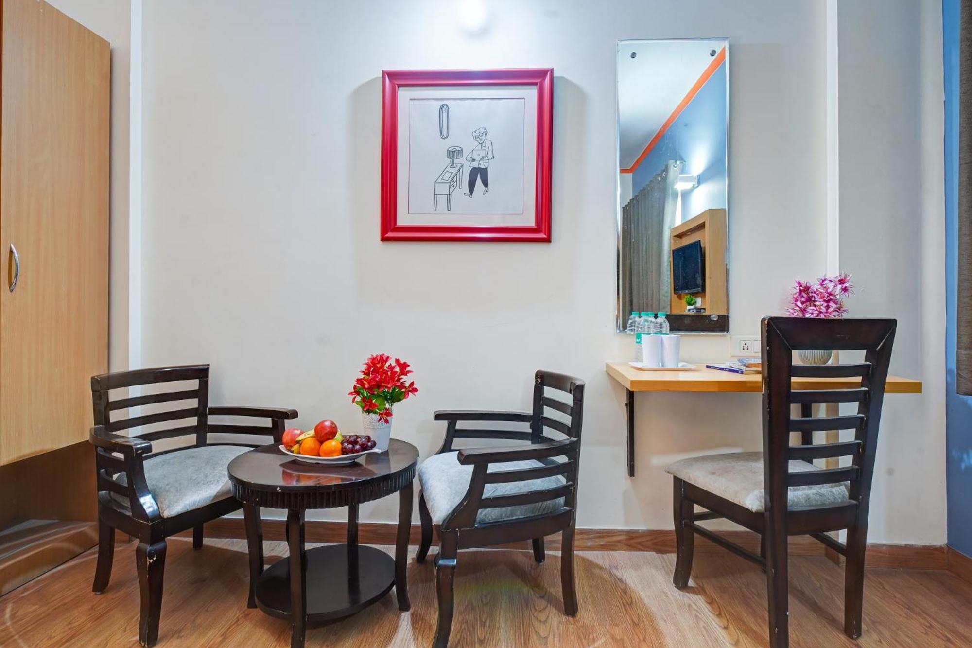 Hotel Noida Express Екстер'єр фото