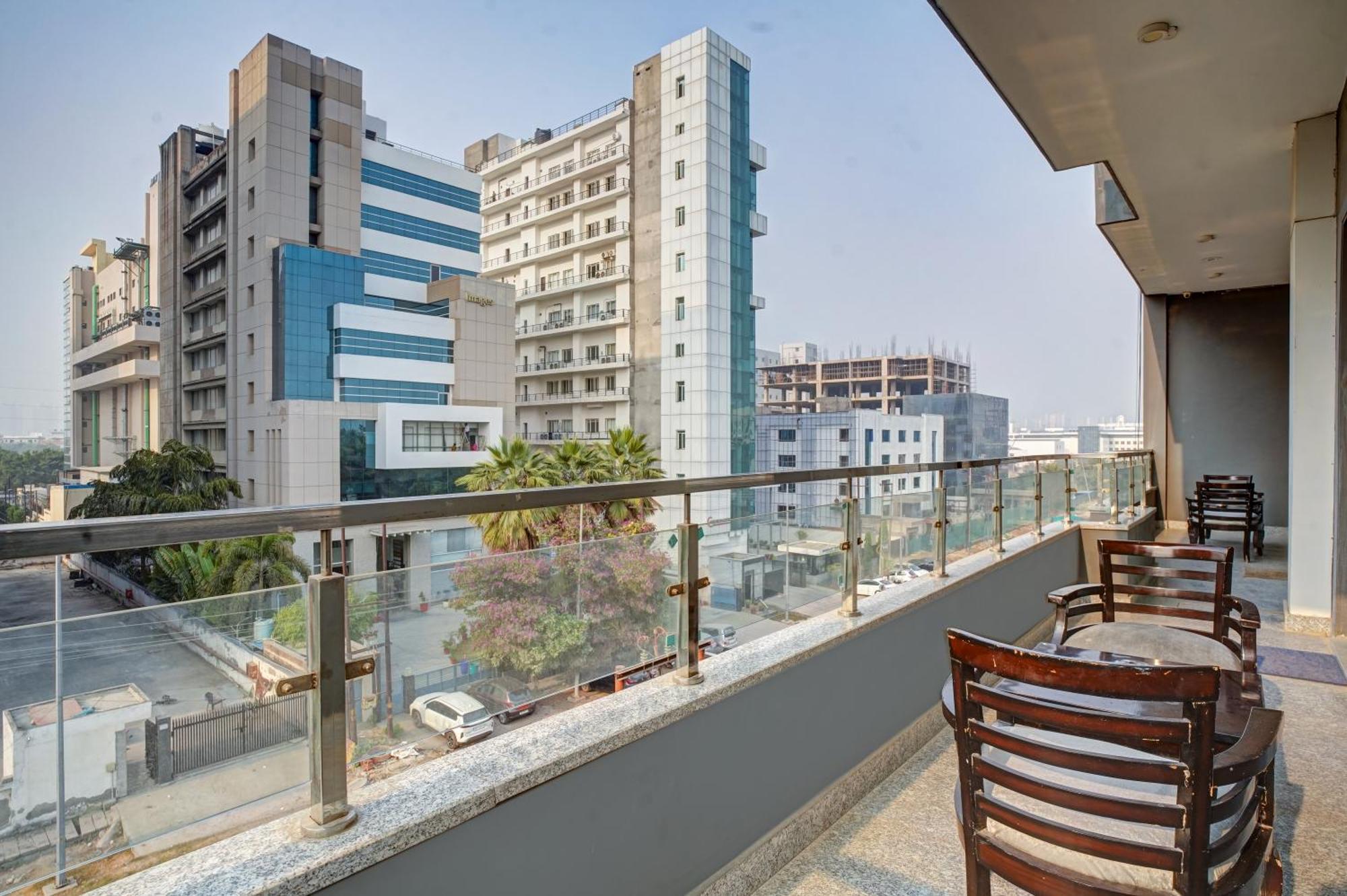 Hotel Noida Express Екстер'єр фото