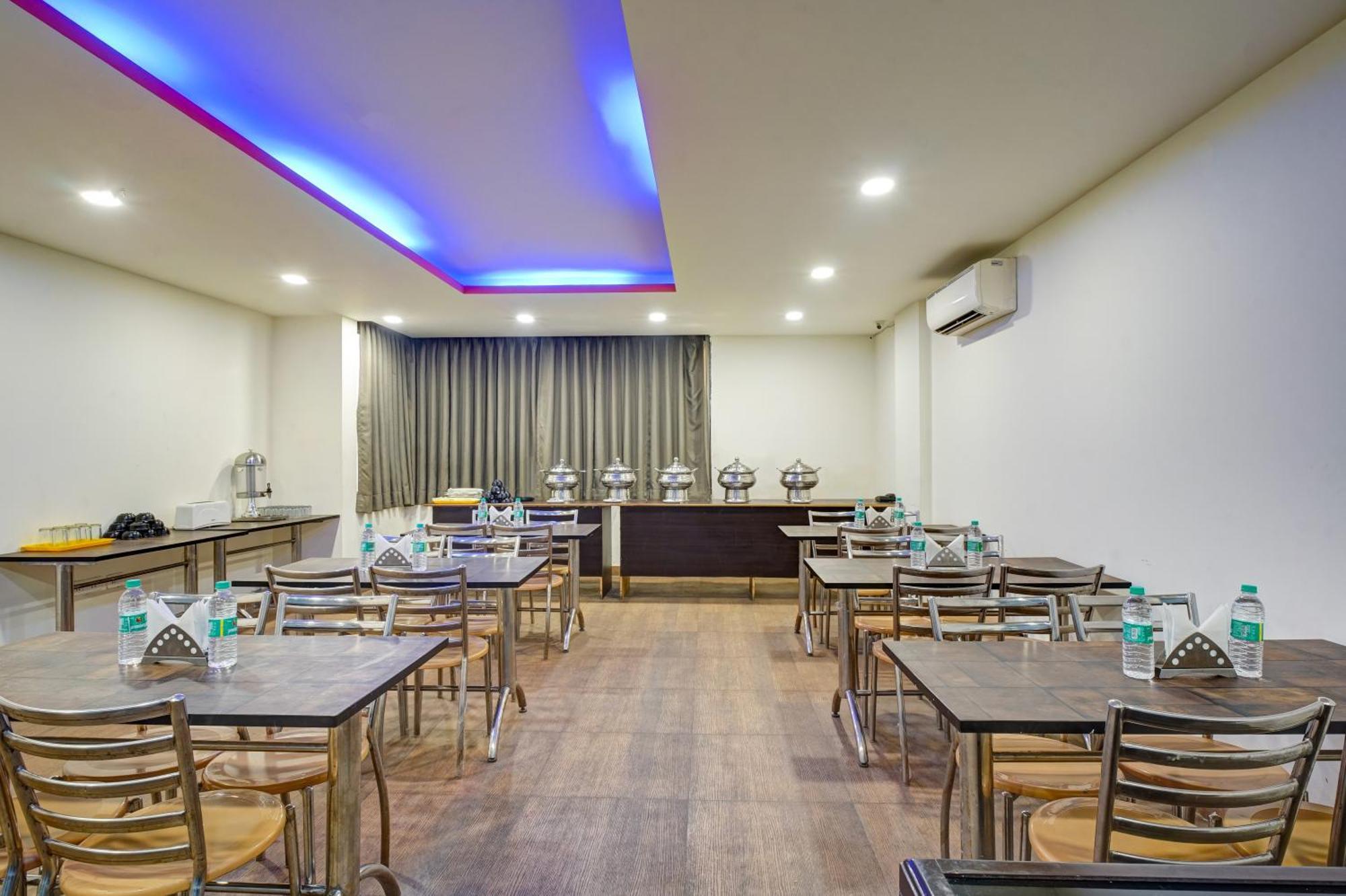 Hotel Noida Express Екстер'єр фото