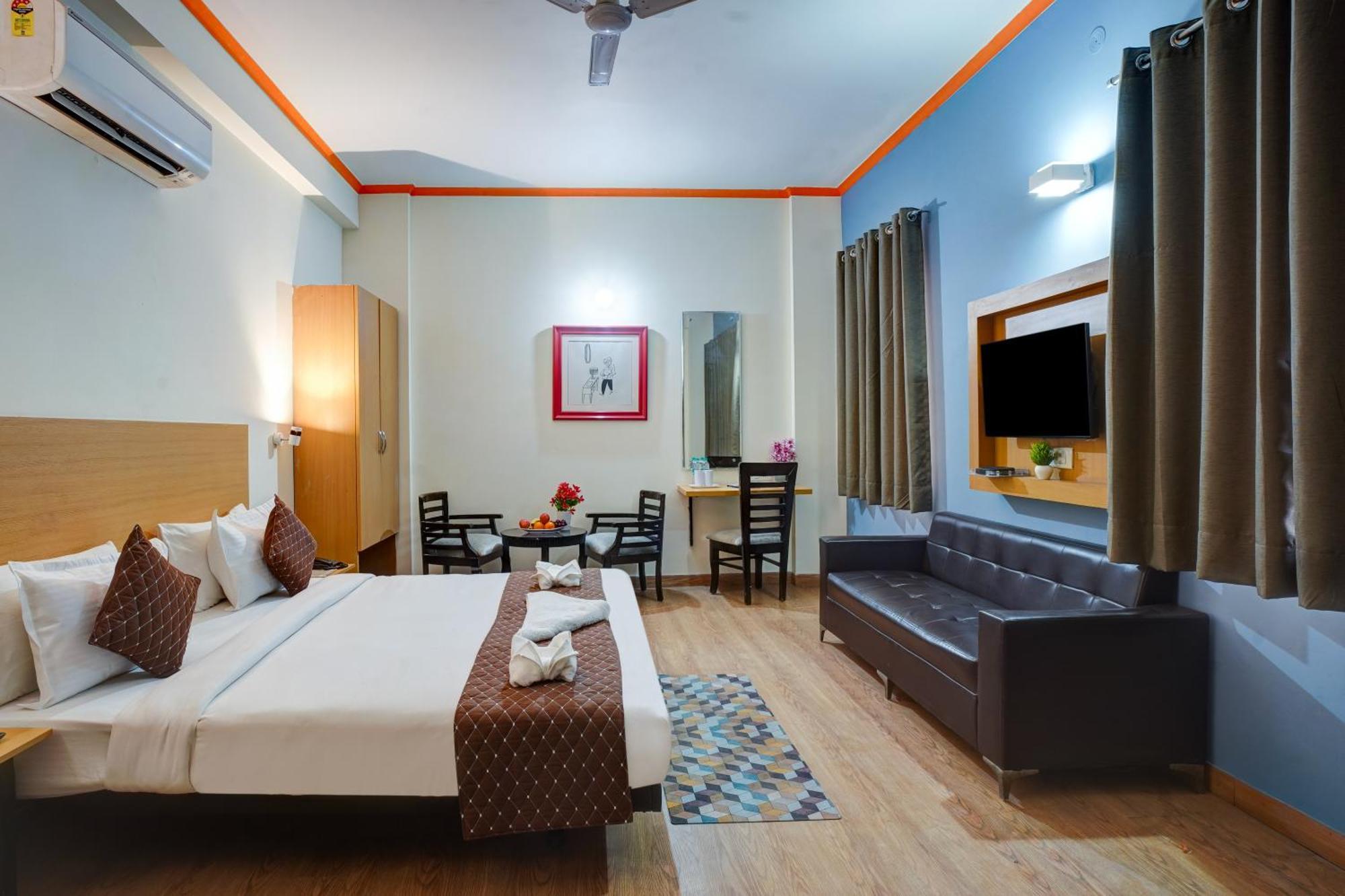 Hotel Noida Express Екстер'єр фото
