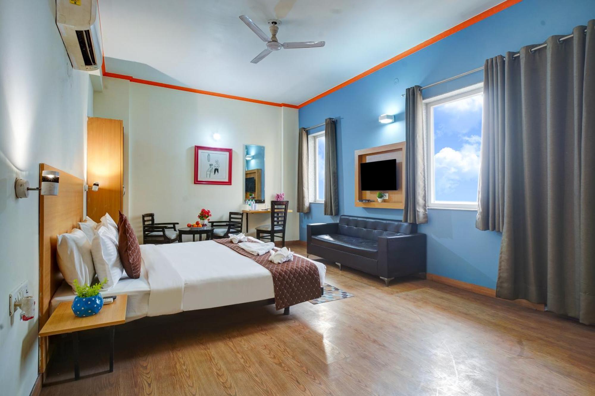 Hotel Noida Express Екстер'єр фото