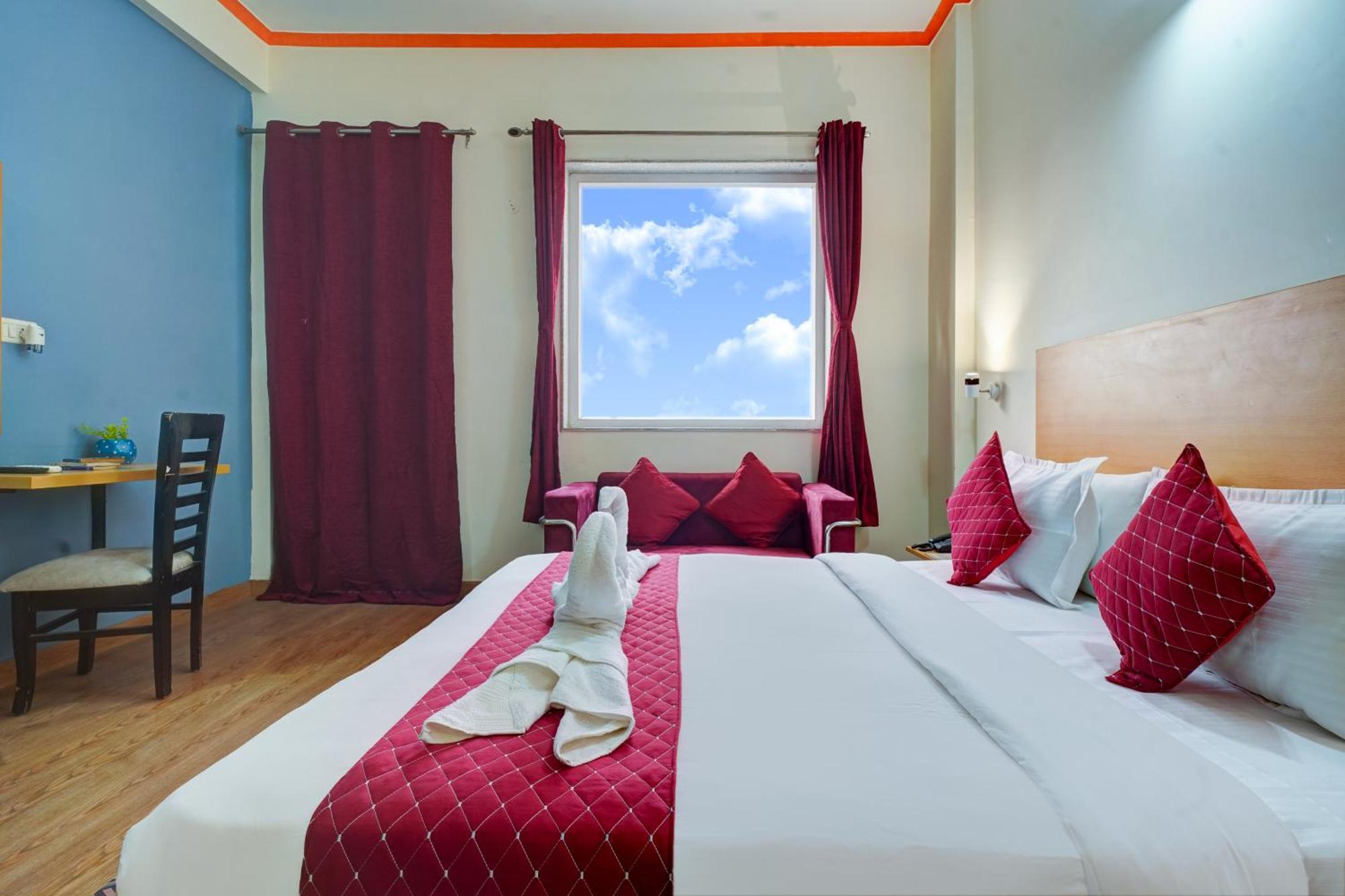 Hotel Noida Express Екстер'єр фото